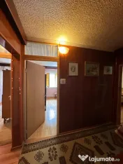 Apartament 4 camere de vânzare în Poarta 6, etaj intermedi