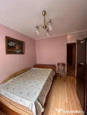 Apartament 4 camere de vânzare în Poarta 6, etaj intermedi