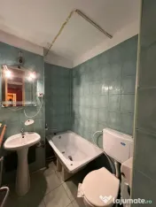 Apartament 4 camere de vânzare în Poarta 6, etaj intermedi