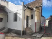 Casa individuala si curte de 480 mp zona Piata Cluj 
