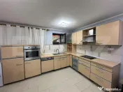 Apartament 3 camere, parcare, curte, zona: Intre Lacuri 