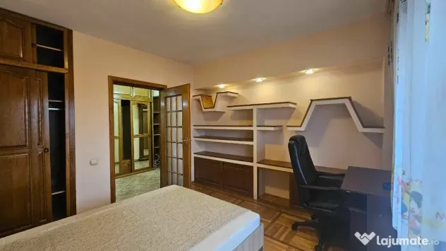 Apartament 3 camere , CENTRAL - ,INDEPENDENTEI