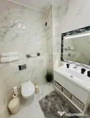 De inchiriat apartament cu 3 camere in cartierul Prima Onest