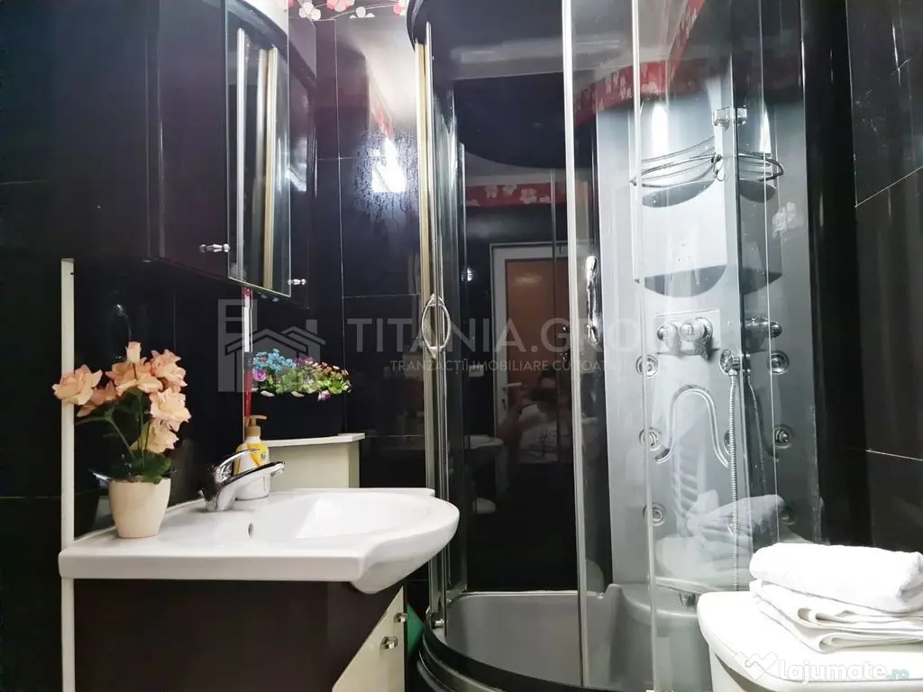 Apartament 3 camere, 2 bai, etj 1, zona Racadau, privelis...