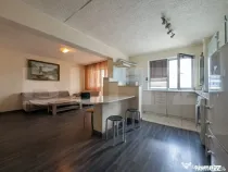 Apartament cu 3 camere, zona Nufărul