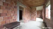 Casă la roșu, cu 4 dormitoare, P+M în noul cartier din C