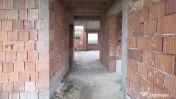 Casă la roșu, cu 4 dormitoare, P+M în noul cartier din C