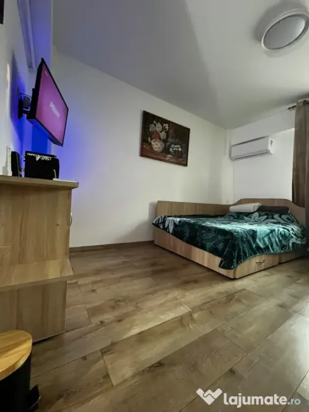 Apartament 1 camera+boxă +loc de parcare-persoana fizică