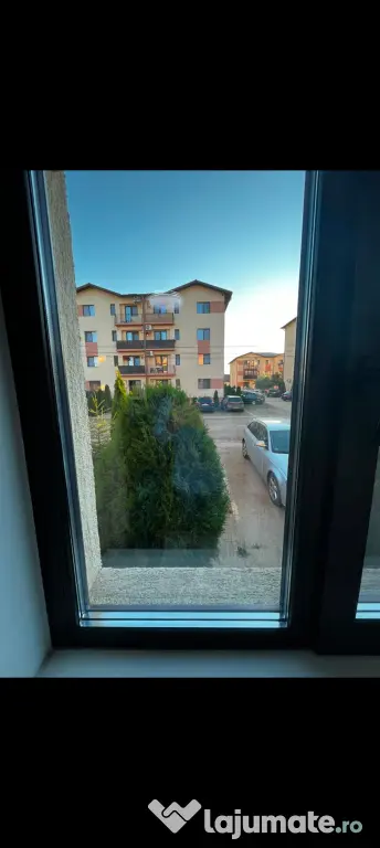 Apartament 1 camera+boxă +loc de parcare-persoana fizică