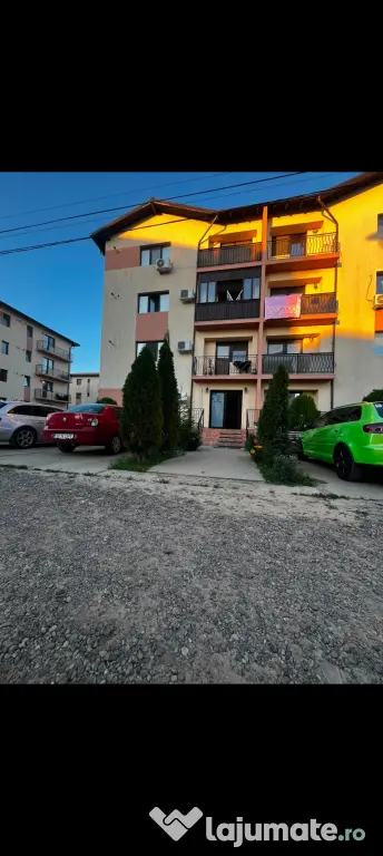 Apartament 1 camera+boxă +loc de parcare-persoana fizică