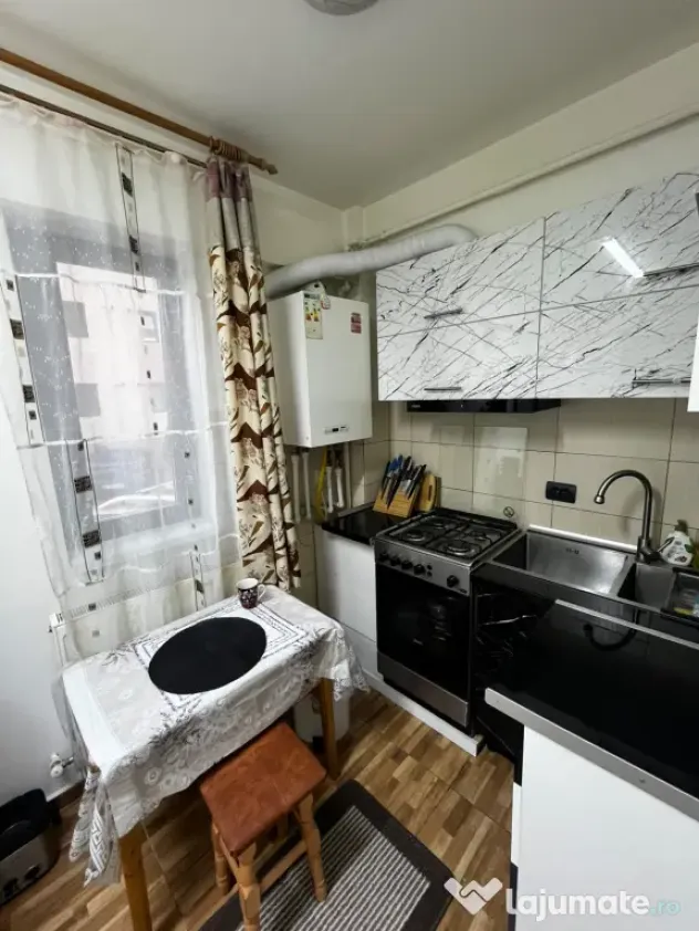 Apartament 1 camera+boxă +loc de parcare-persoana fizică