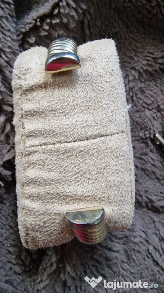 Ceas de damă auriu cu pietre zirconiu