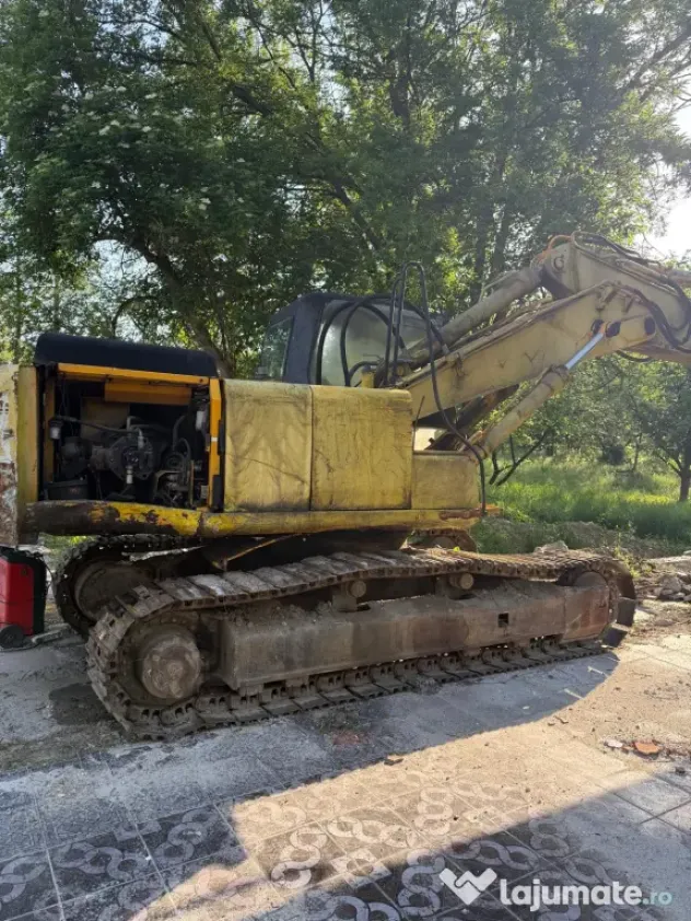 Excavator pe șenile JCB 24 Tone (An 2004) (Necesită revizie reparație)