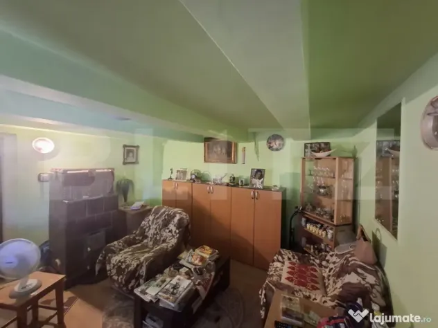 Casa cu 3 camere, 218 mp, zona Lazuri