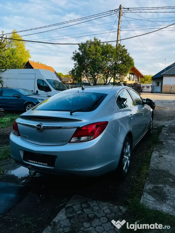 Opel Insignia 2.p cu motor defect....pret 1500 euro negociabil