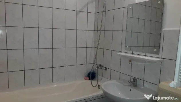Închiriez apartament 2 camere zona Decebal