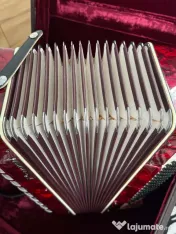 Vând Acordeon Parrot