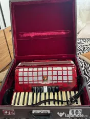 Vând Acordeon Parrot