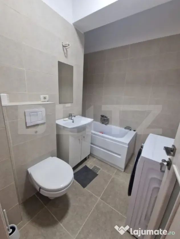 Apartament 3 camere, bloc nou, lift, zona Biserica Sf. Ioan