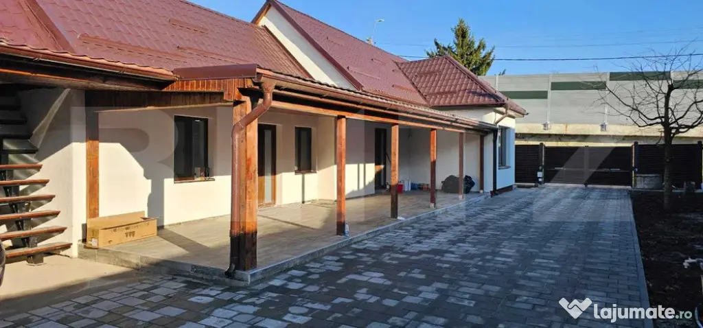 Casă de vânzare,