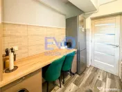 Apartament cu 2 camere, etajul 1, decomandat, geam la baie, 