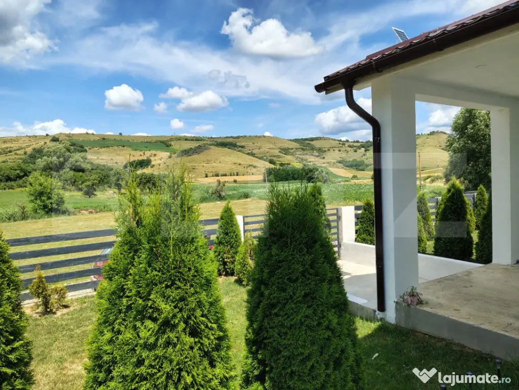 Casă individuală în natură, 4 camere, teren 1400mp, în
