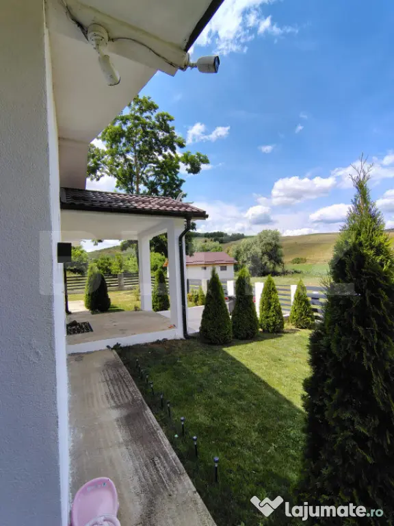 Casă individuală în natură, 4 camere, teren 1400mp, în