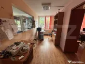 CASA + SPATIU COMERCIAL, in Bradet. 