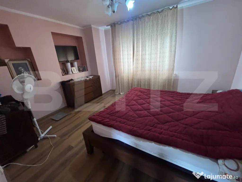 CASA + SPATIU COMERCIAL, in Bradet.