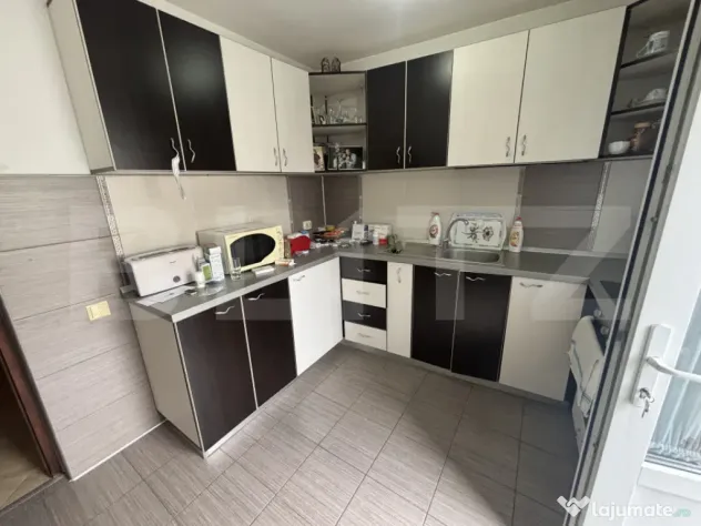 CASA + SPATIU COMERCIAL, in Bradet.