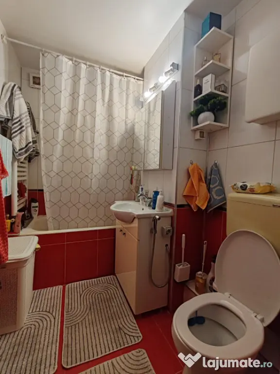 Apartament 2 camere decomandat, 48 mp, etaj 1, zona Școlii