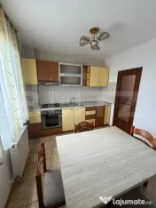Apartament 2 camere, decomandat, zona Eroilor