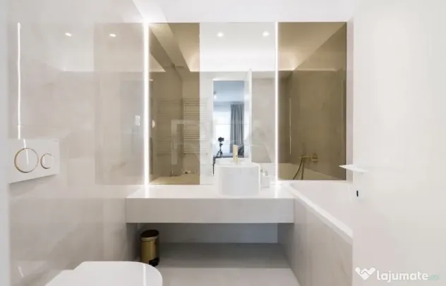 Apartament 3 camere | Complex Cortina North | Loc de parcare