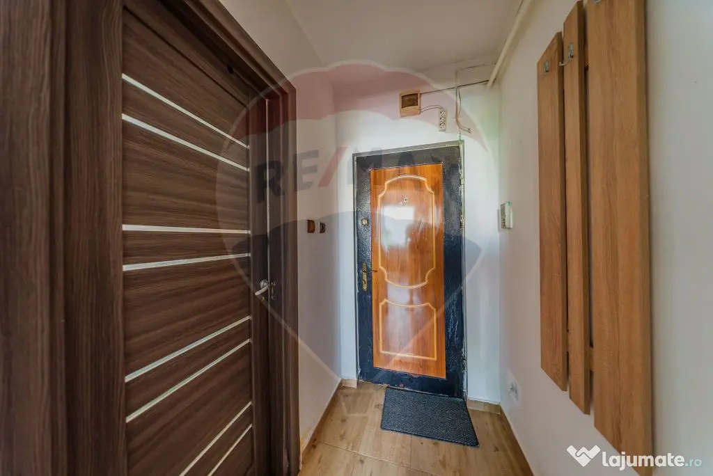 Garsoniera de vanzare in Confectii - etaj 1