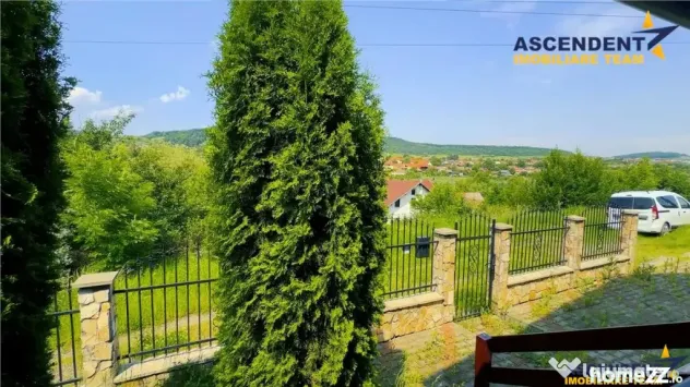Casa rafinata,incantare peisagistica,garaj,securizare,Corunc