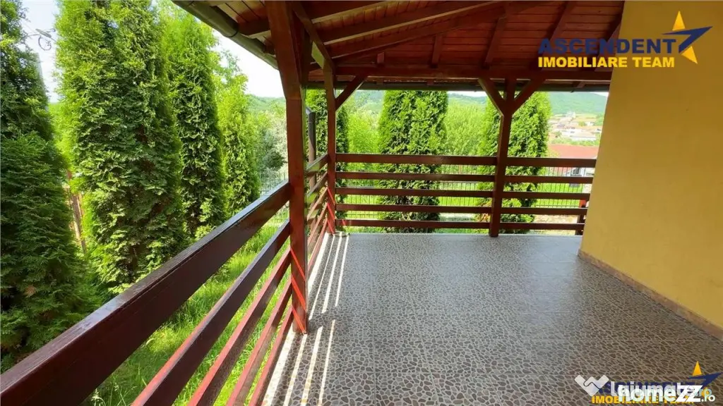 Casa rafinata,incantare peisagistica,garaj,securizare,Corunc