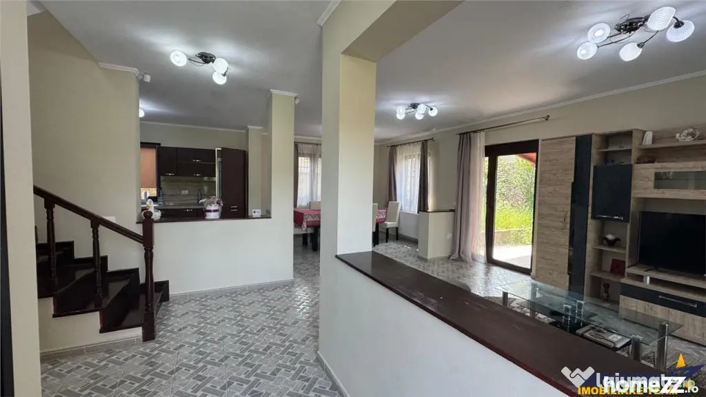 Casa rafinata,incantare peisagistica,garaj,securizare,Corunc