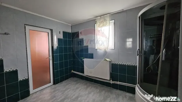 Casă / Vilă cu 5 camere de vânzare in Udești-Chilișe...