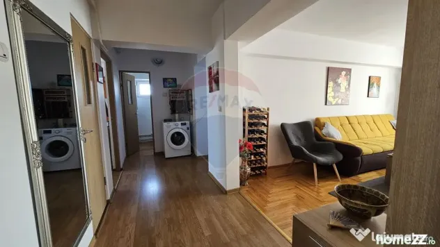 Apartament cu 3 camere decomandat de vânzare Burdujeni, ...