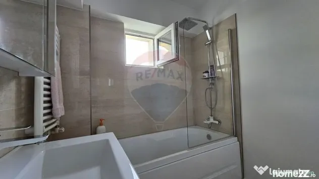 Apartament cu 3 camere decomandat de vânzare Burdujeni, ...
