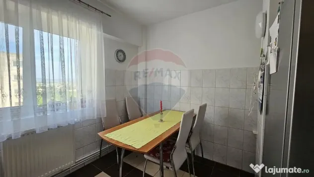 Apartament cu 3 camere decomandat de vânzare Burdujeni, ...