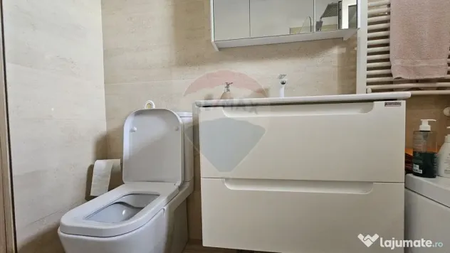 Apartament cu 3 camere decomandat de vânzare Burdujeni, ...