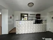 Spatiu Comercial de Inchiriat / Salva - cu terasa si curte i