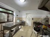 Spatiu Comercial de Inchiriat / Salva - cu terasa si curte i