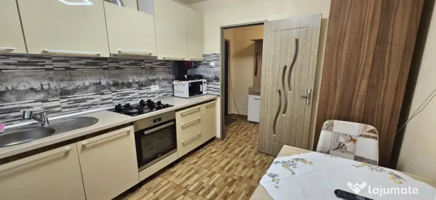 Apartament cu 3 camere de vanzare direct de la proprietar