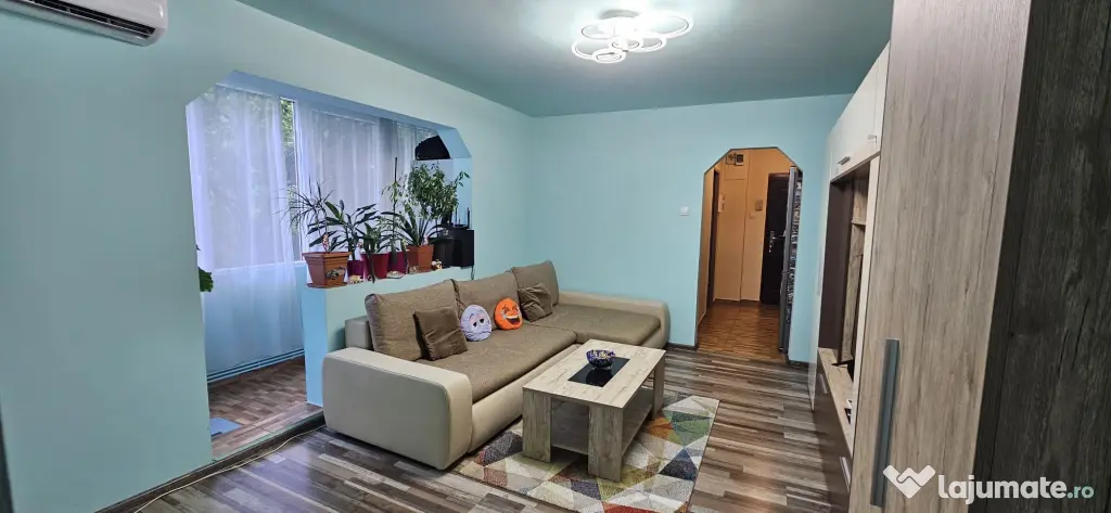 Apartament cu 3 camere de vanzare direct de la proprietar