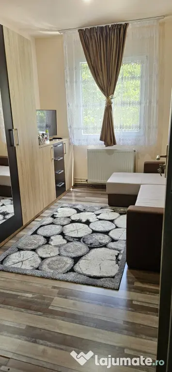 Apartament cu 3 camere de vanzare direct de la proprietar