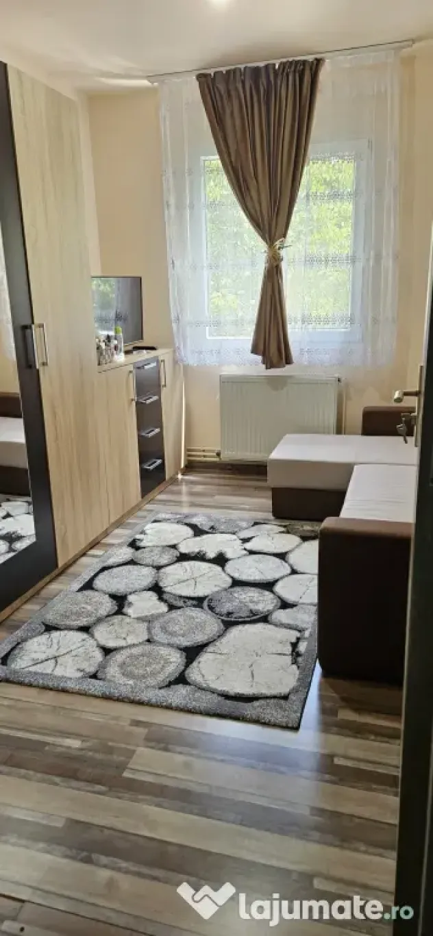 Apartament cu 3 camere de vanzare direct de la proprietar