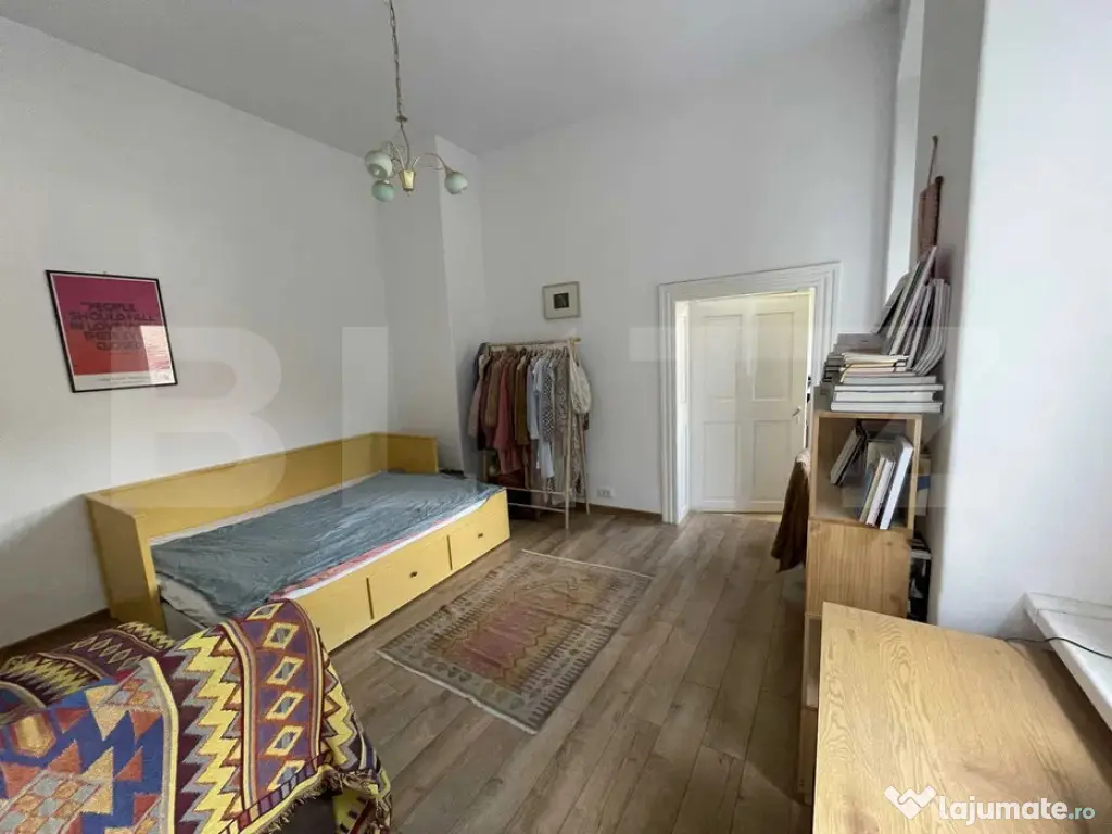Inchiriez apartament -2 camere - Central - 100 mp