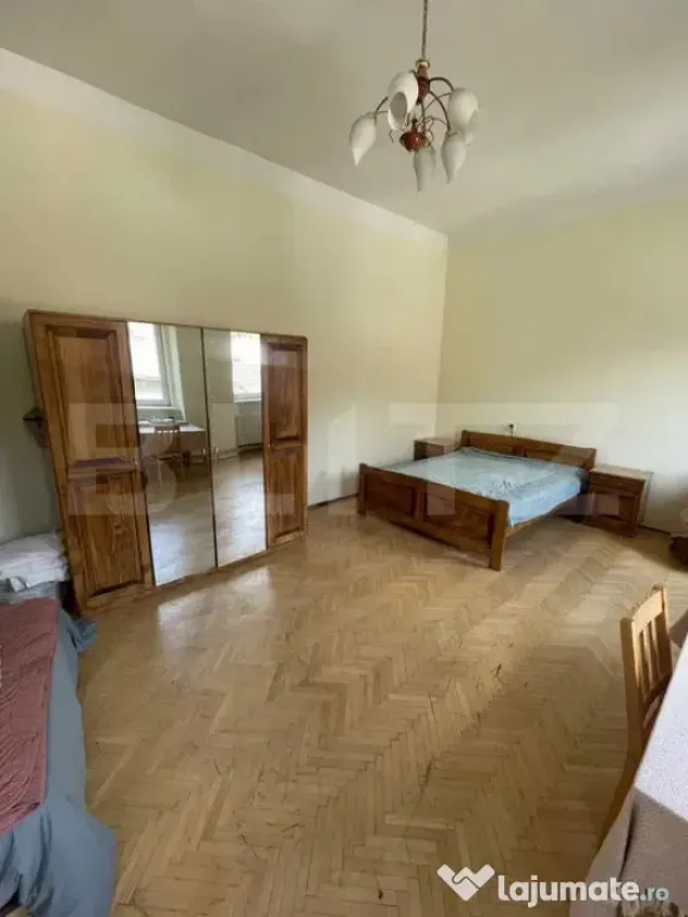 Inchiriez apartament -2 camere - Central - 100 mp